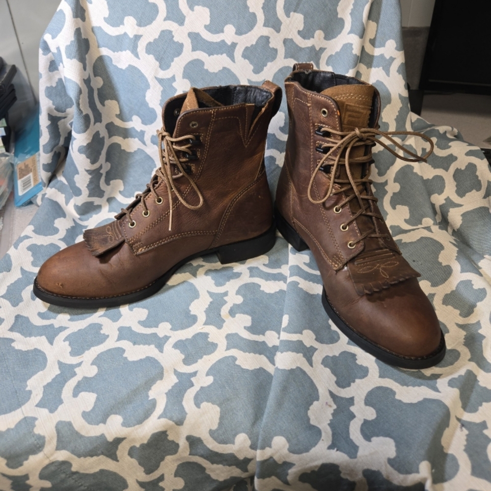 ARIAT Women's Heritage Lacer Boots  sz 7